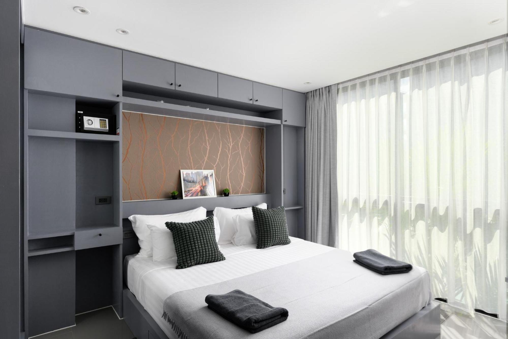 Sabay Rent N303 With Scenic Pool View Surrounded By Palm Trees In Citygate Kamala